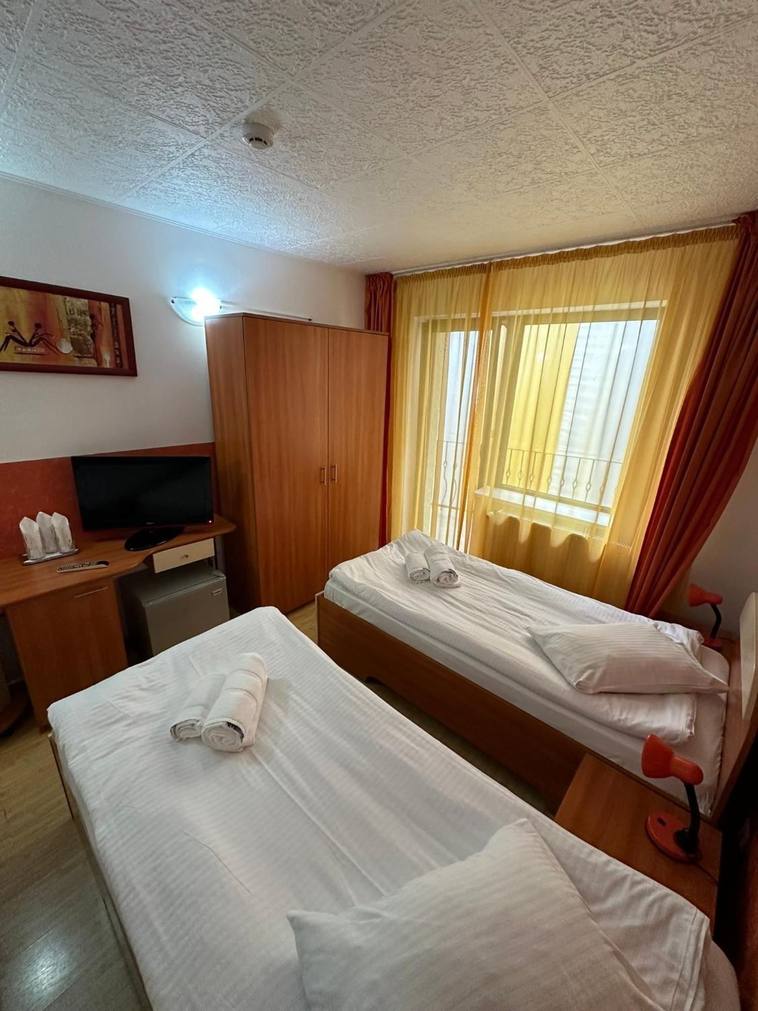 Restaurant Motel Dolorean Săcele Exteriér fotografie
